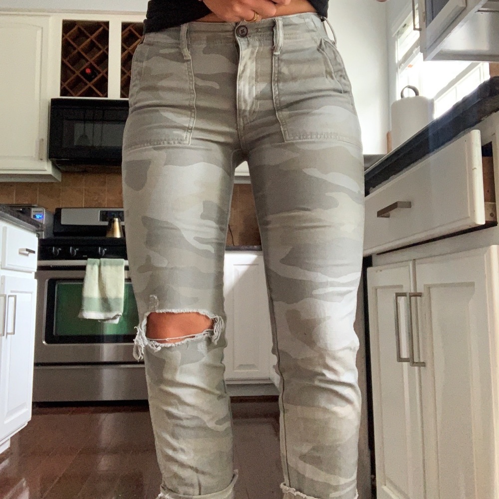 Abercrombie & Fitch camo jeans! Size 25.